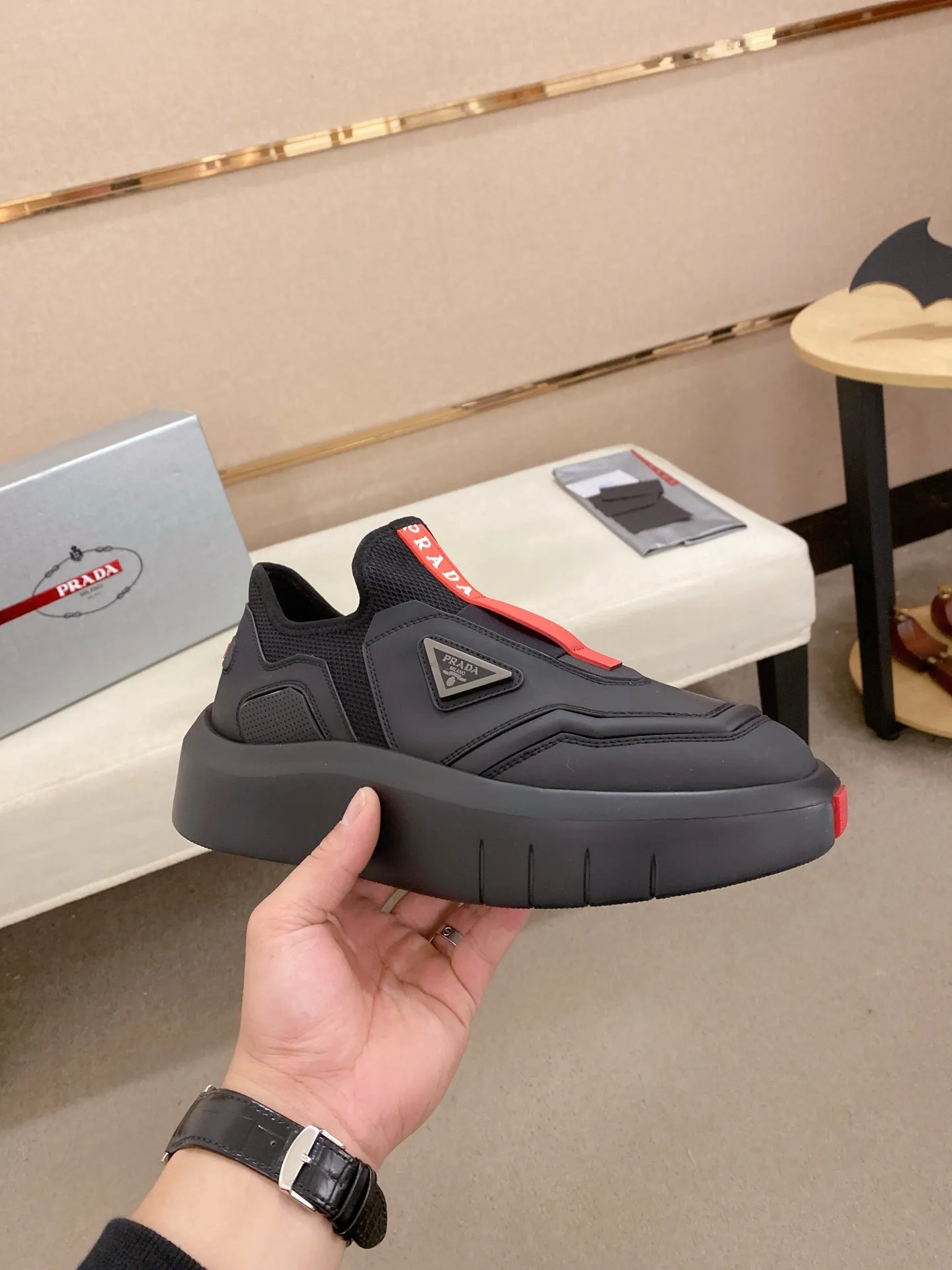 Men's shoes 💰 620💰 ✔️✔️✔️High-quality new PRADA counters are launched simultaneously, new men's shoes, 😘fabrics are selected from breathable fly-knit fabrics. Lining: Imported cowhide leather lining. 👍🏿High-end☄️Open-molded non-slip rubber outsole, exquisite lines, simple and elegant, comfortable and high-end for leisure travel. Code number: 38 to 45